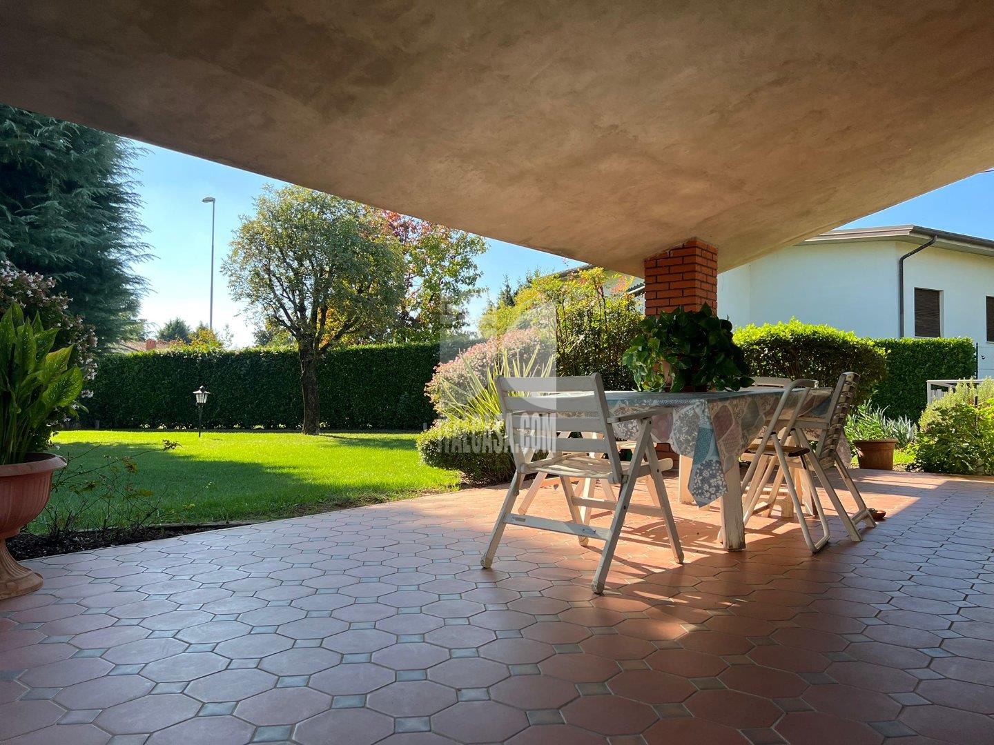 Villa Unifamiliare in vendita a Fara Gera d
