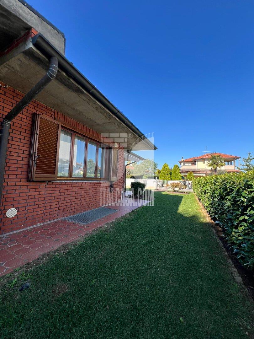 Villa Unifamiliare in vendita a Fara Gera d