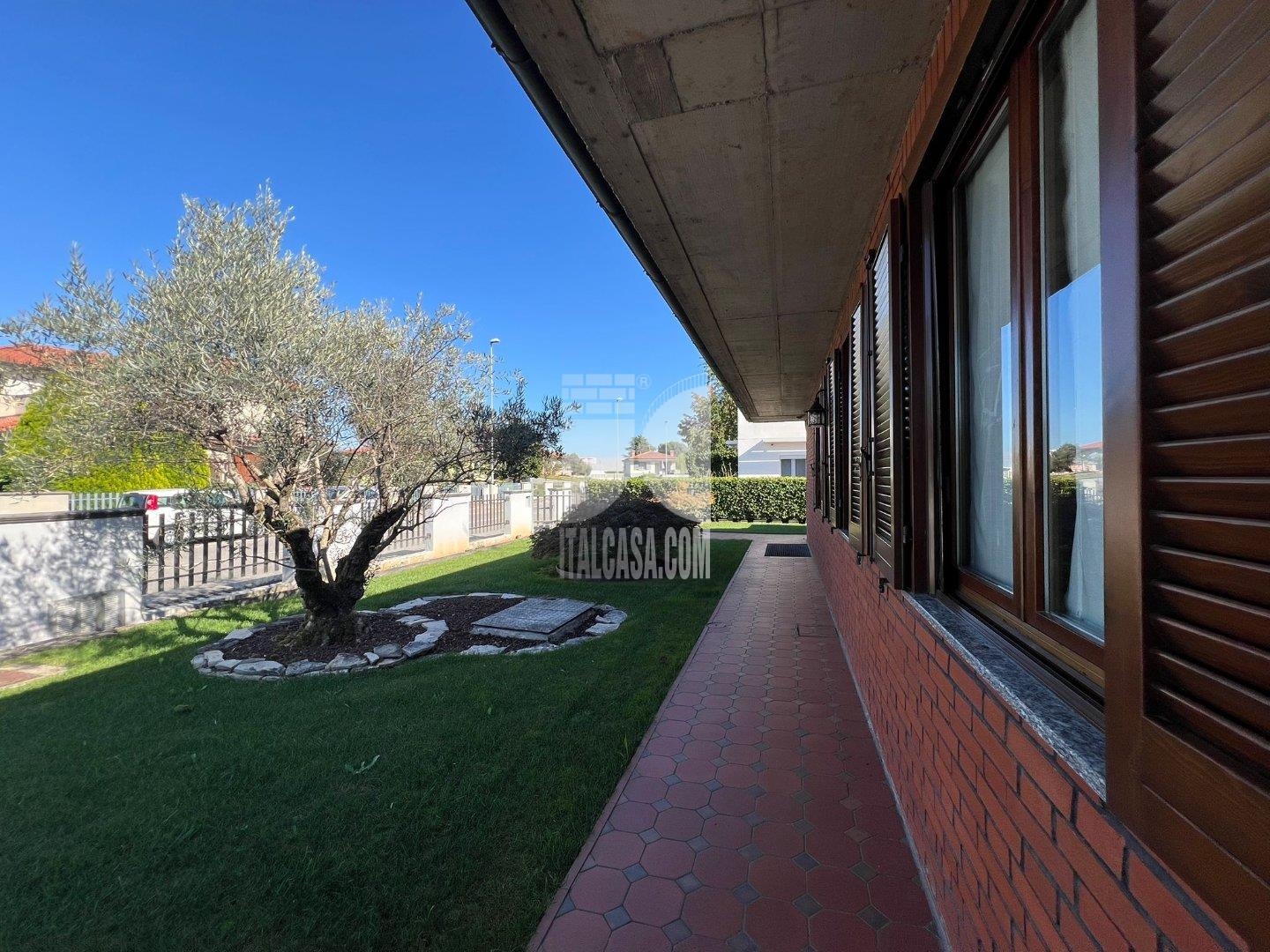 Villa Unifamiliare in vendita a Fara Gera d