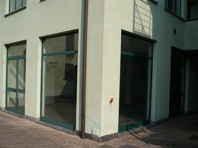 Negozio in vendita a Treviglio
