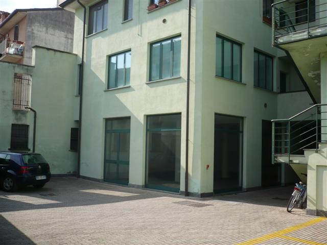 Negozio in vendita a Treviglio
