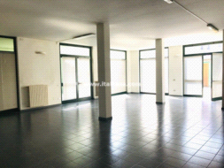 Negozio in vendita a Treviglio