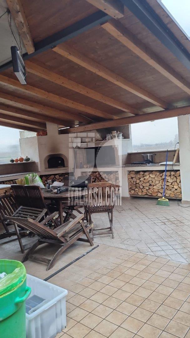 Villa a schiera di testa in vendita a San Giorgio Bigarello