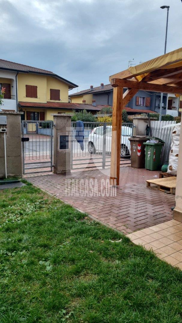 Villa a schiera di testa in vendita a San Giorgio Bigarello