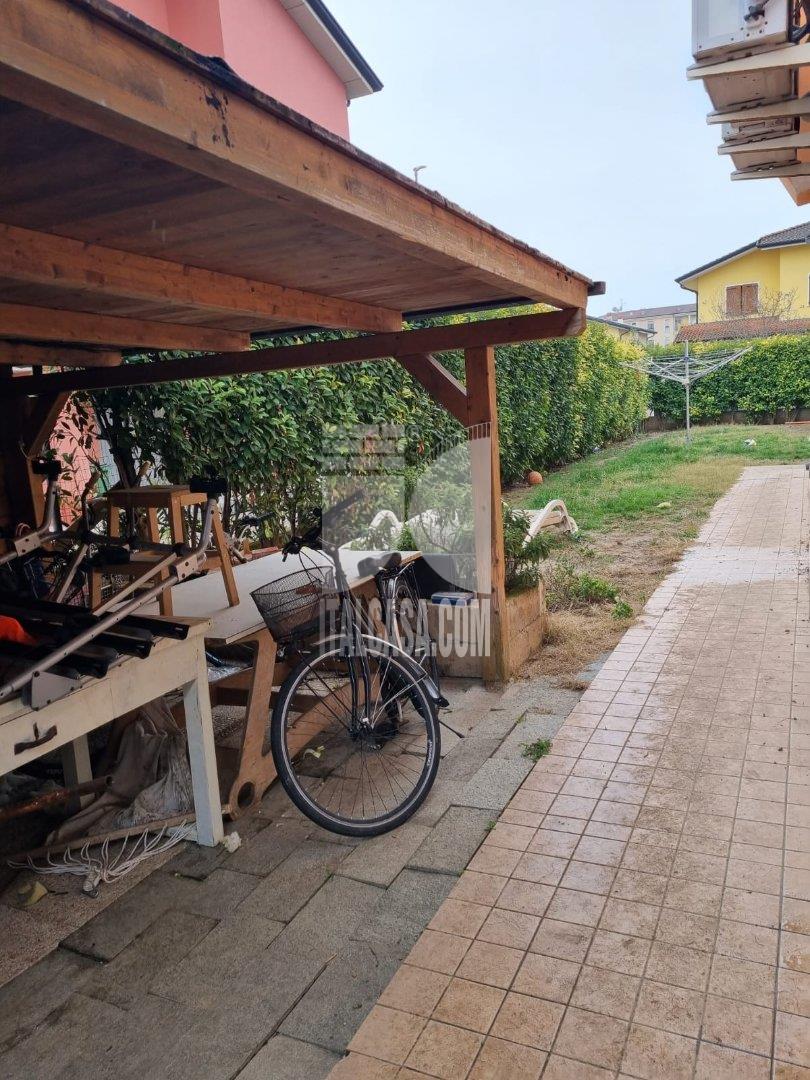 Villa a schiera di testa in vendita a San Giorgio Bigarello