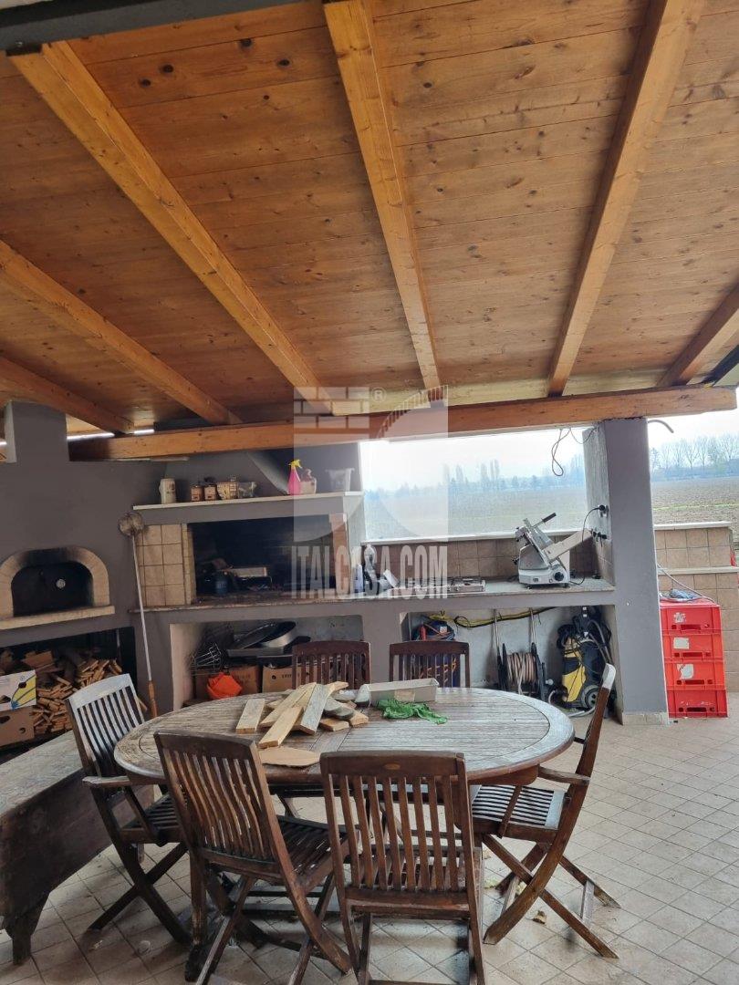 Villa a schiera di testa in vendita a San Giorgio Bigarello
