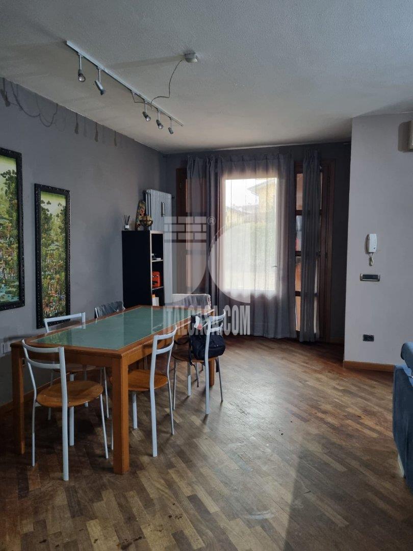 Villa a schiera di testa in vendita a San Giorgio Bigarello