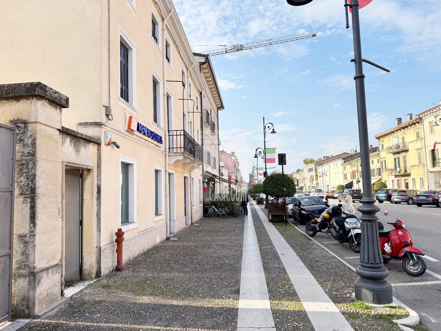 Negozio in affitto a Villafranca di Verona