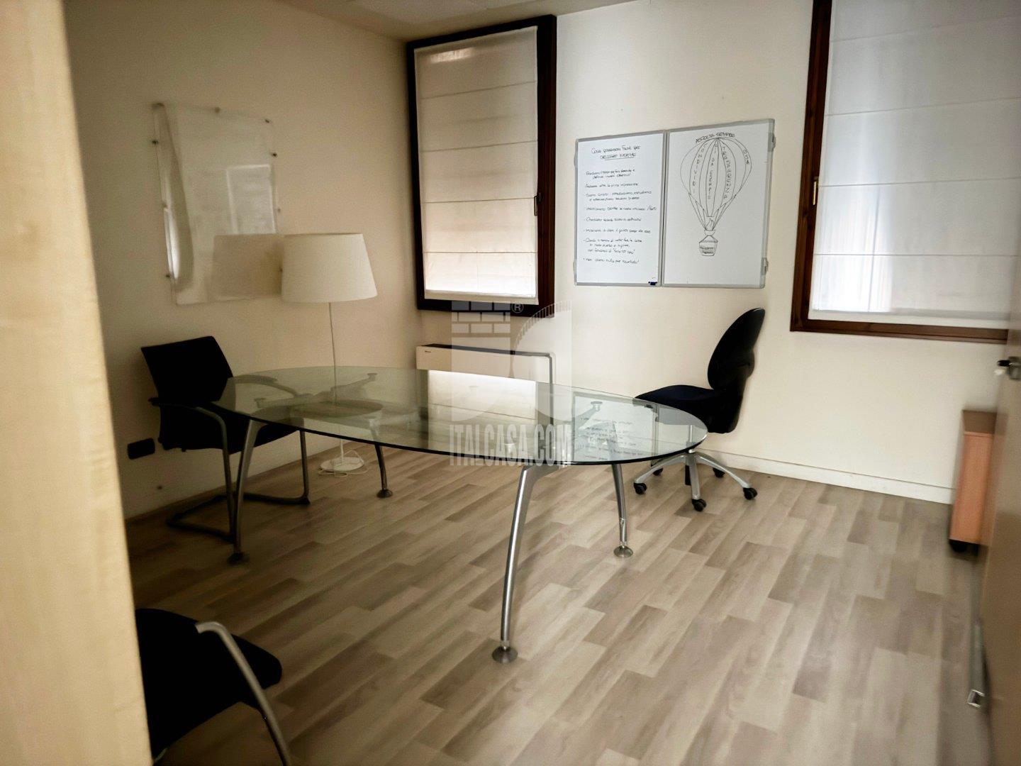 Negozio in affitto a Villafranca di Verona