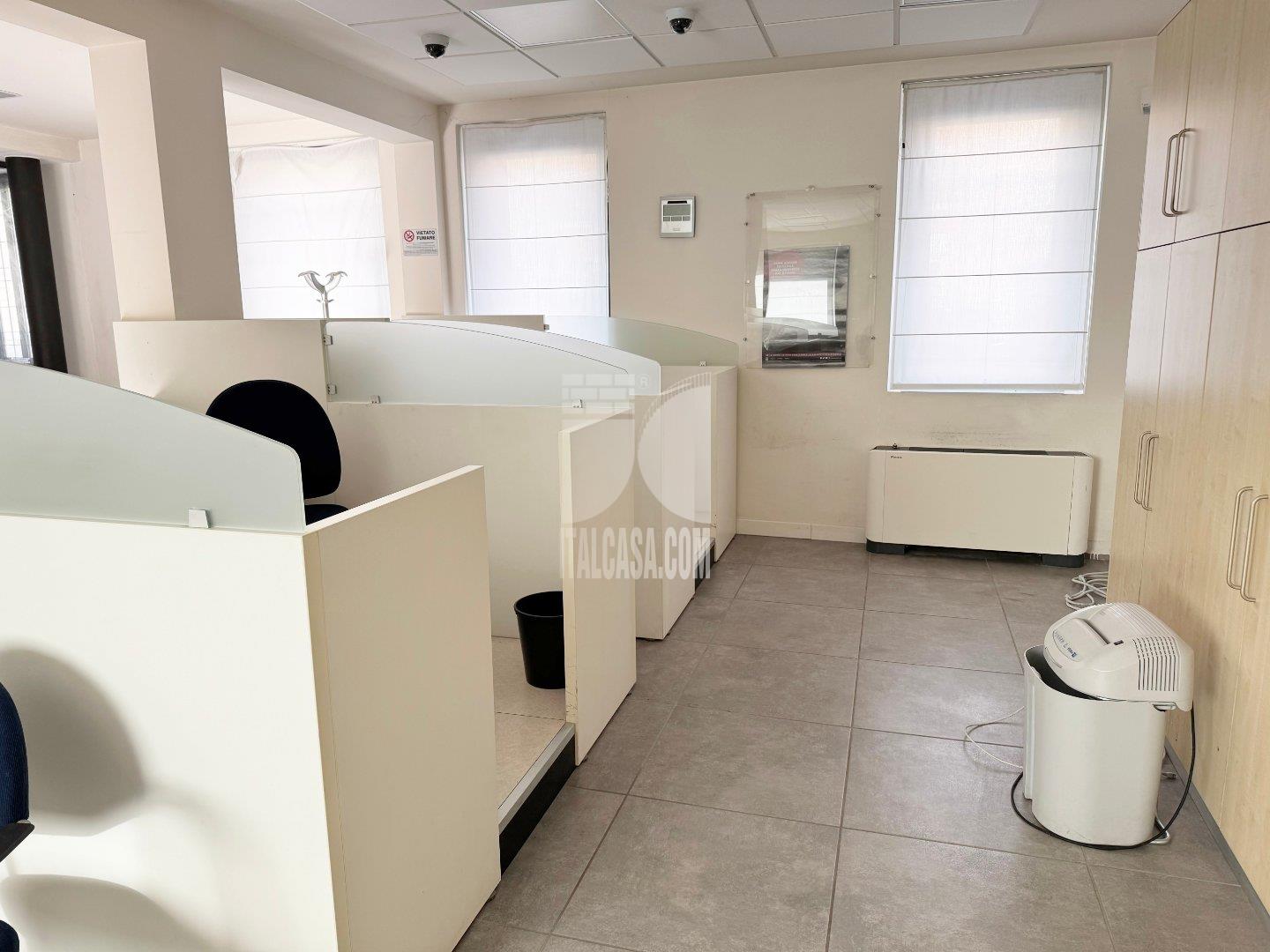 Negozio in vendita a Villafranca di Verona