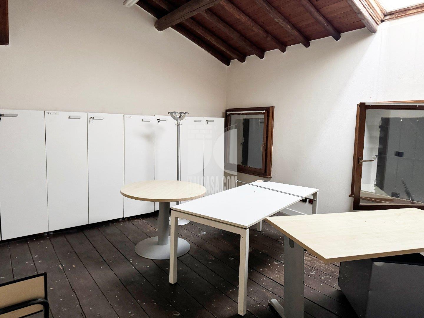 Negozio in vendita a Villafranca di Verona