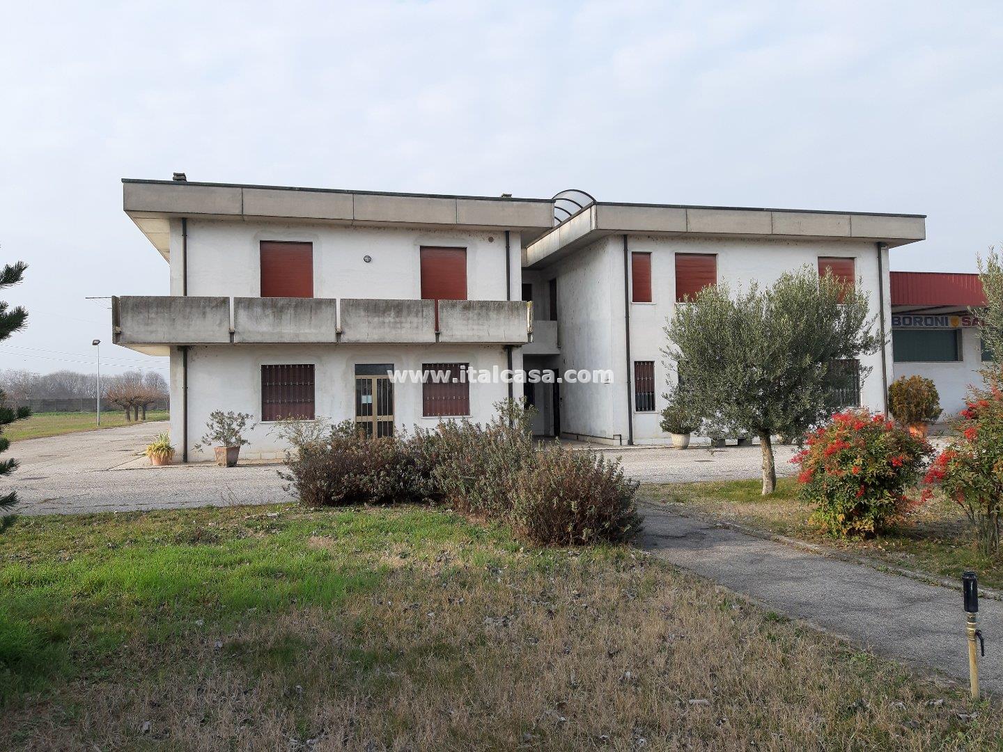 Capannone in vendita a Roverbella