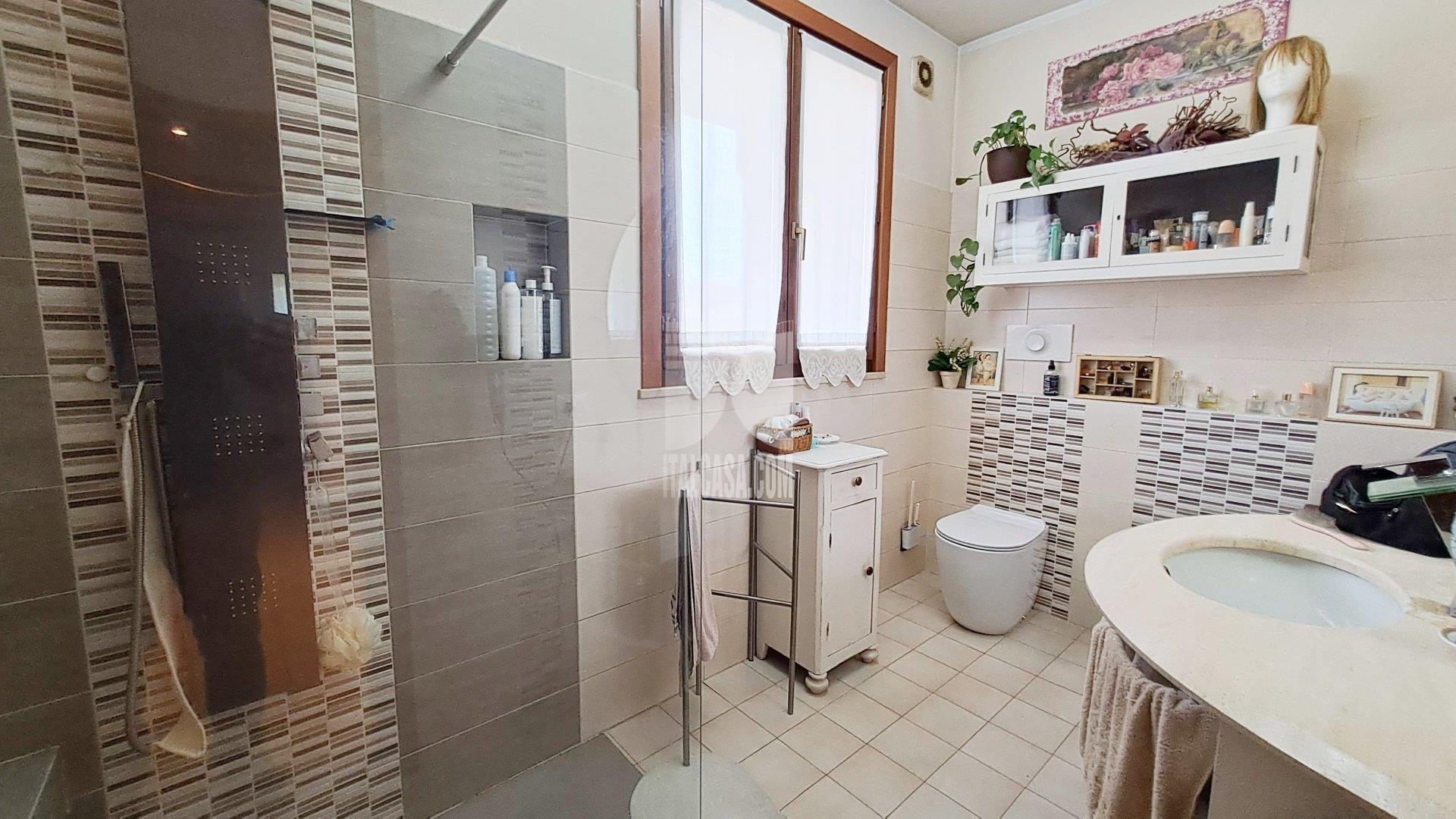 Villa a schiera in vendita a Mantova