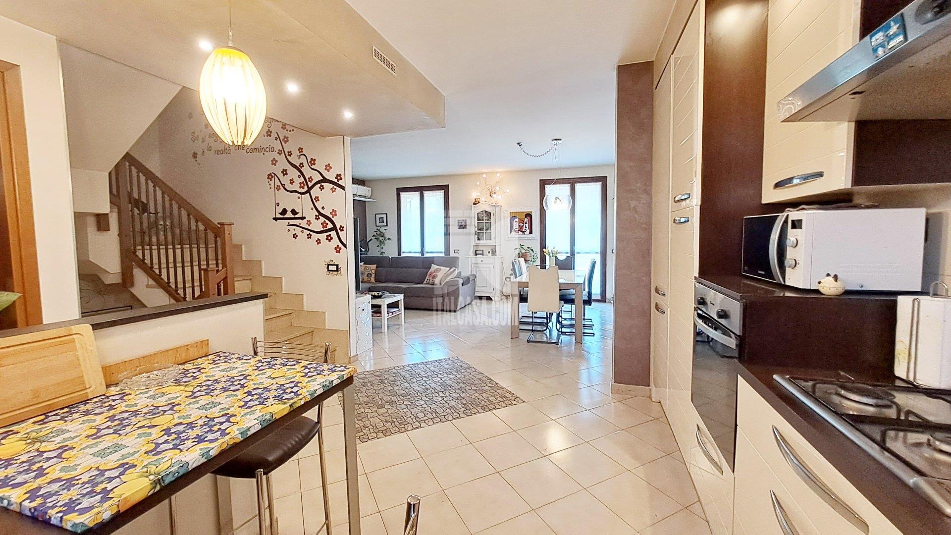 Villa a schiera in vendita a Mantova