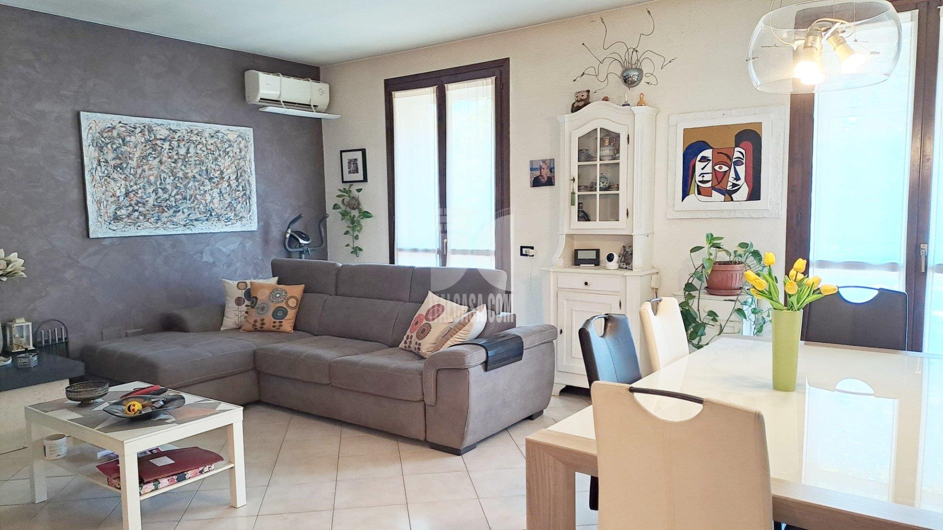 Villa a schiera in vendita a Mantova