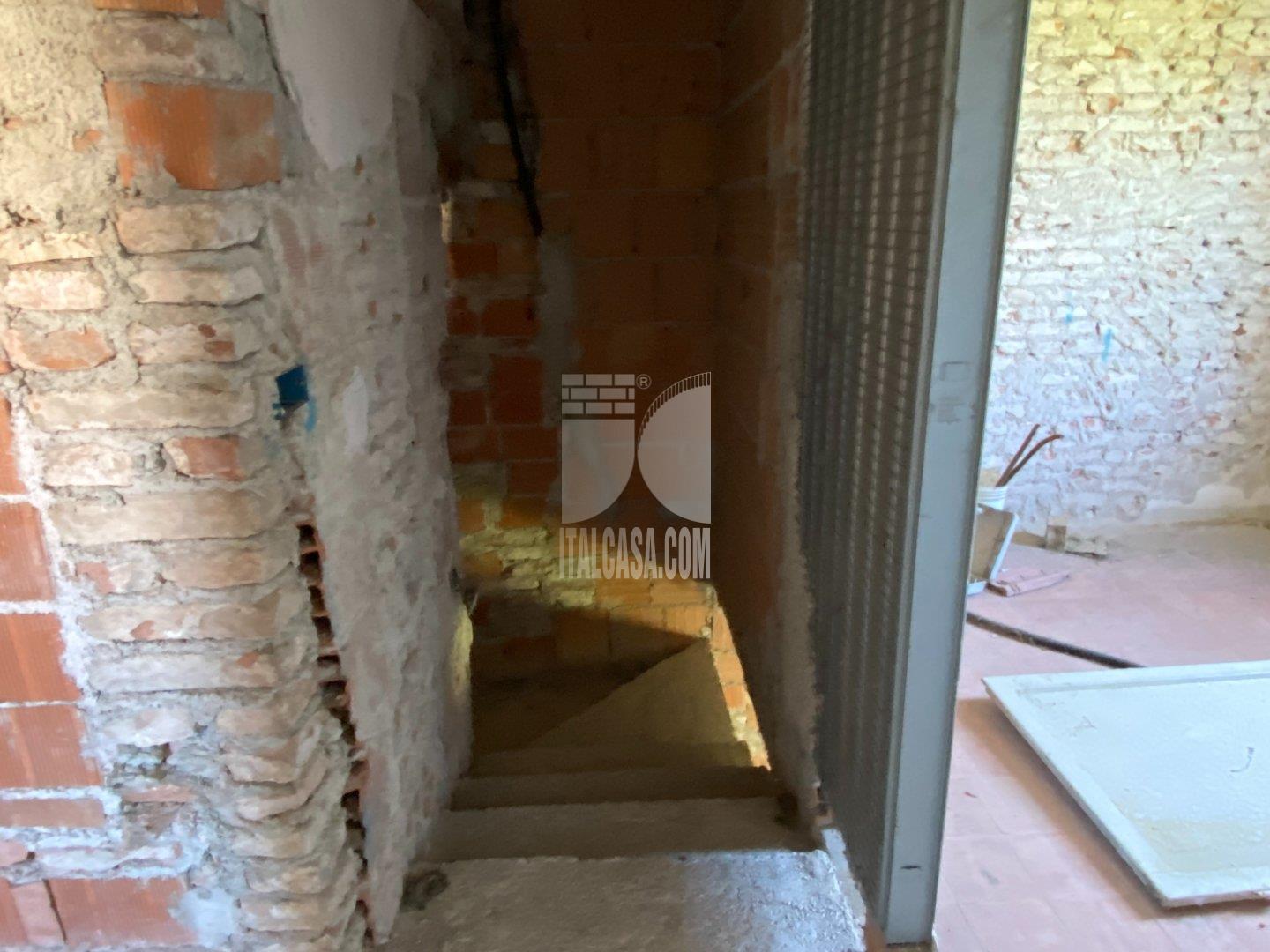 Casa Plurifamiliare in vendita a Mantova