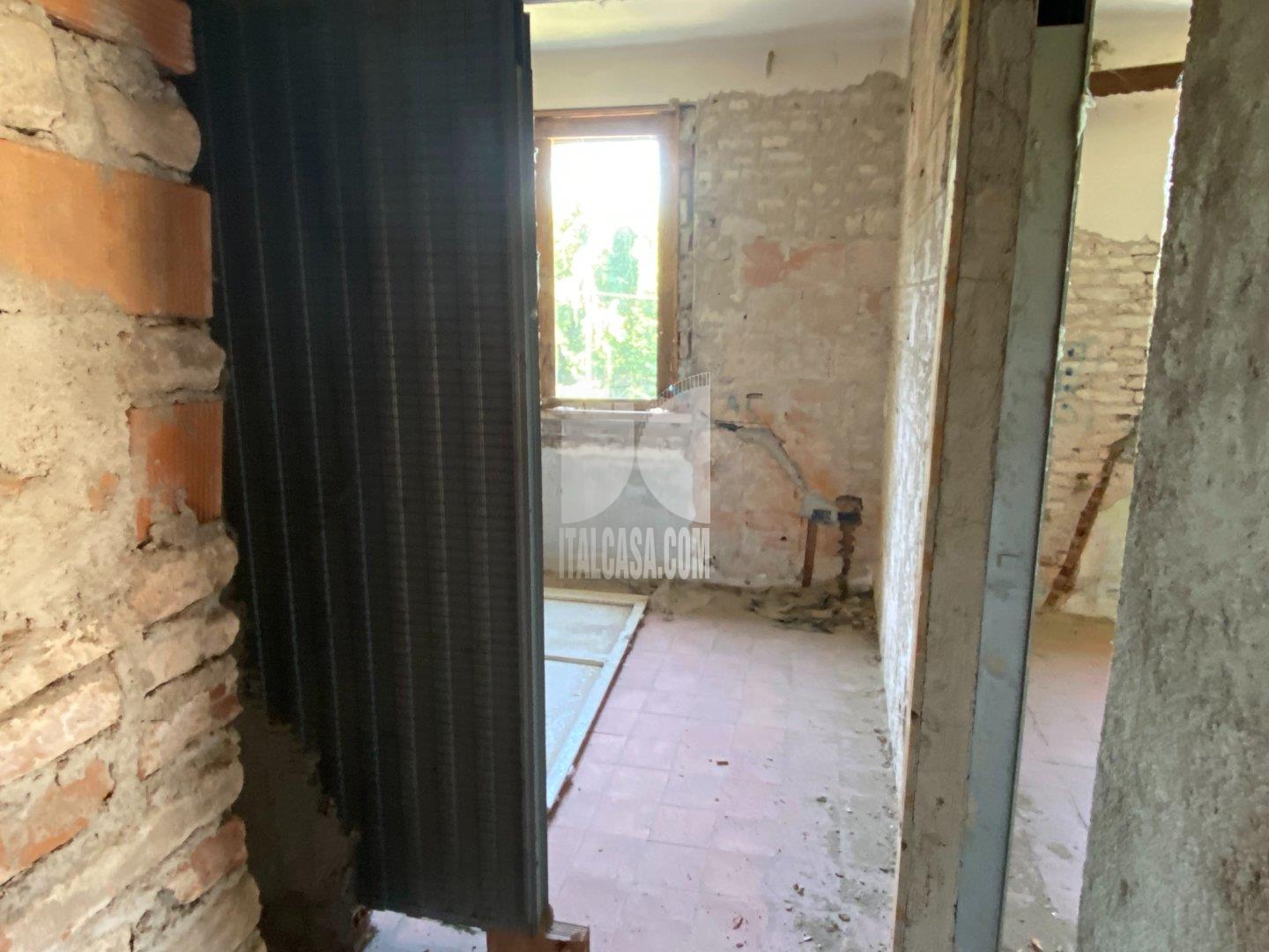 Casa Plurifamiliare in vendita a Mantova