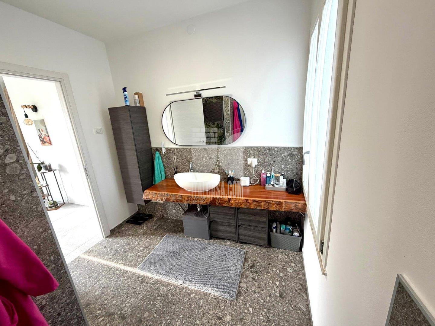 Villa Bifamiliare in vendita a Roverbella