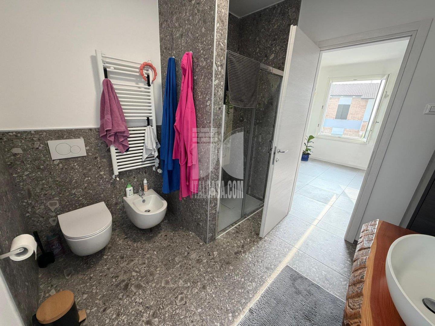 Villa Bifamiliare in vendita a Roverbella