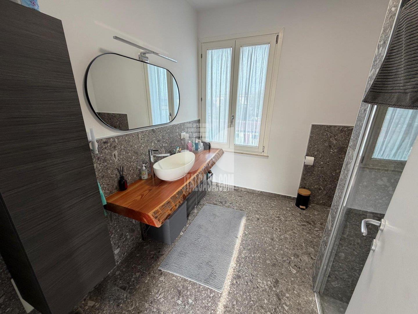 Villa Bifamiliare in vendita a Roverbella