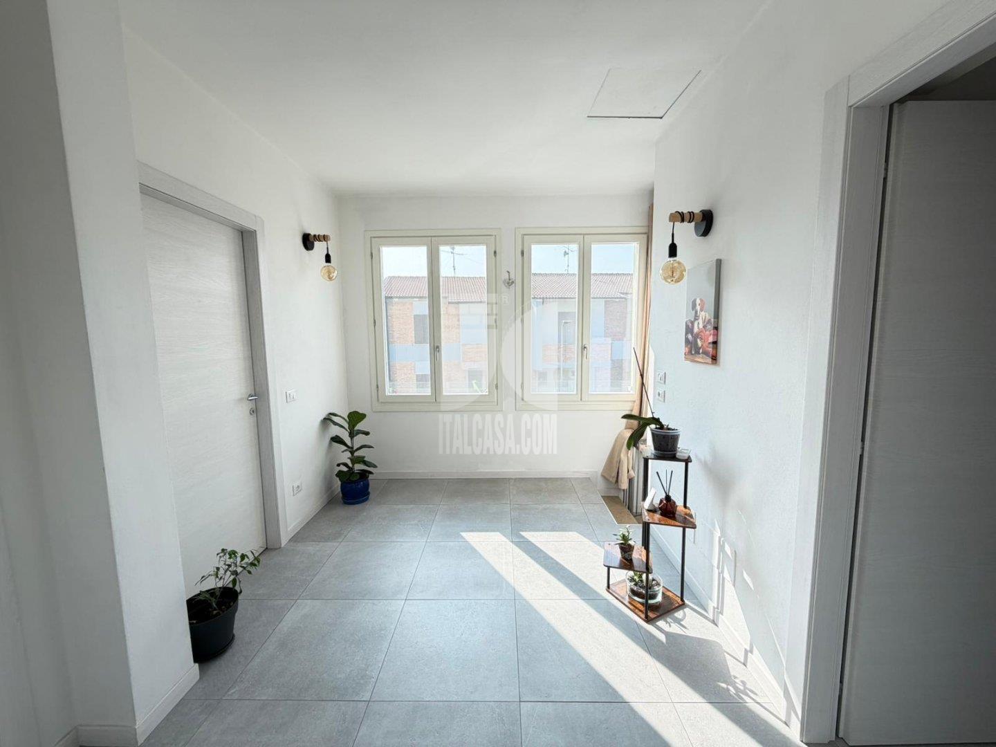 Villa Bifamiliare in vendita a Roverbella