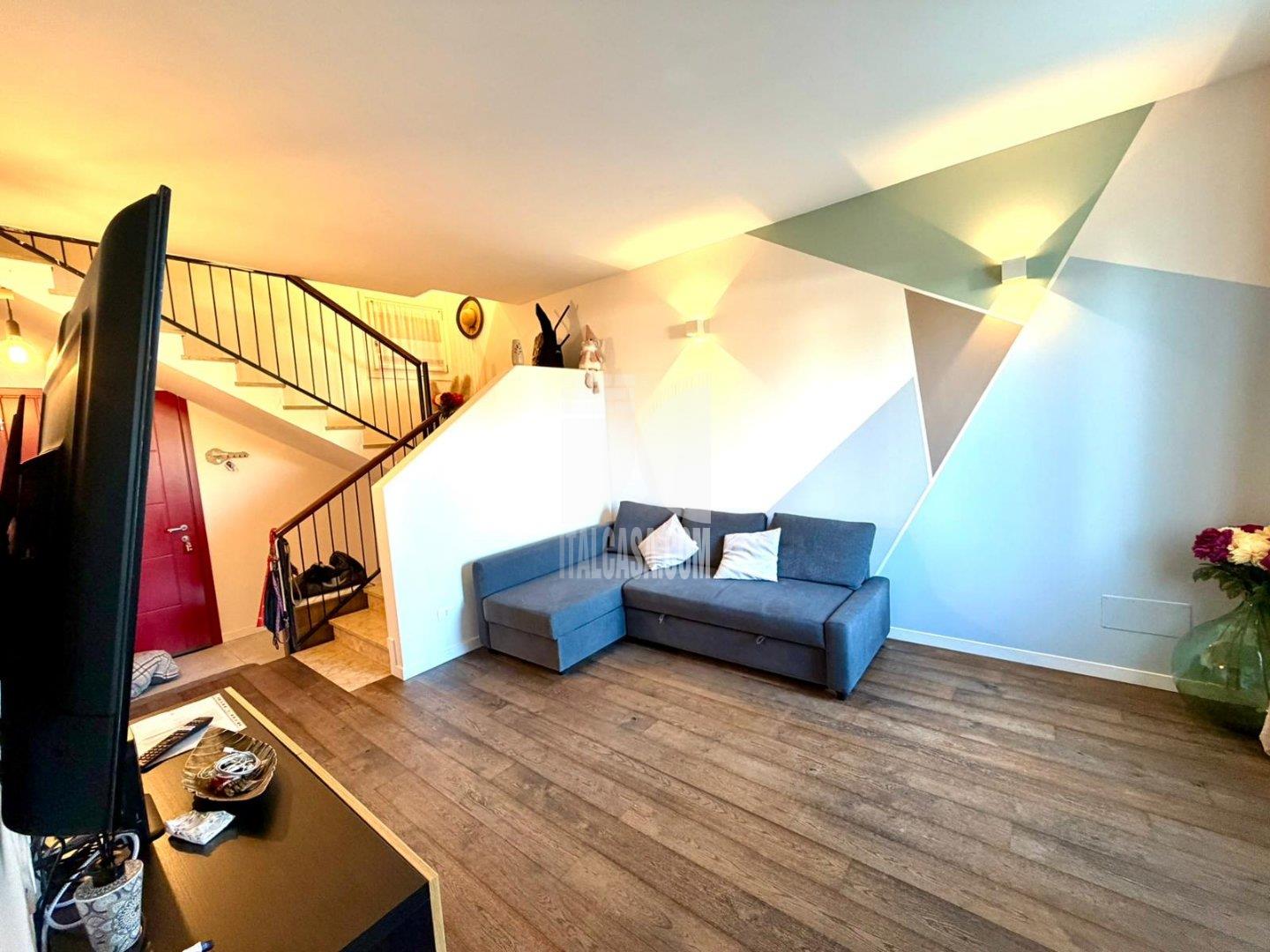 Villa Bifamiliare in vendita a Roverbella