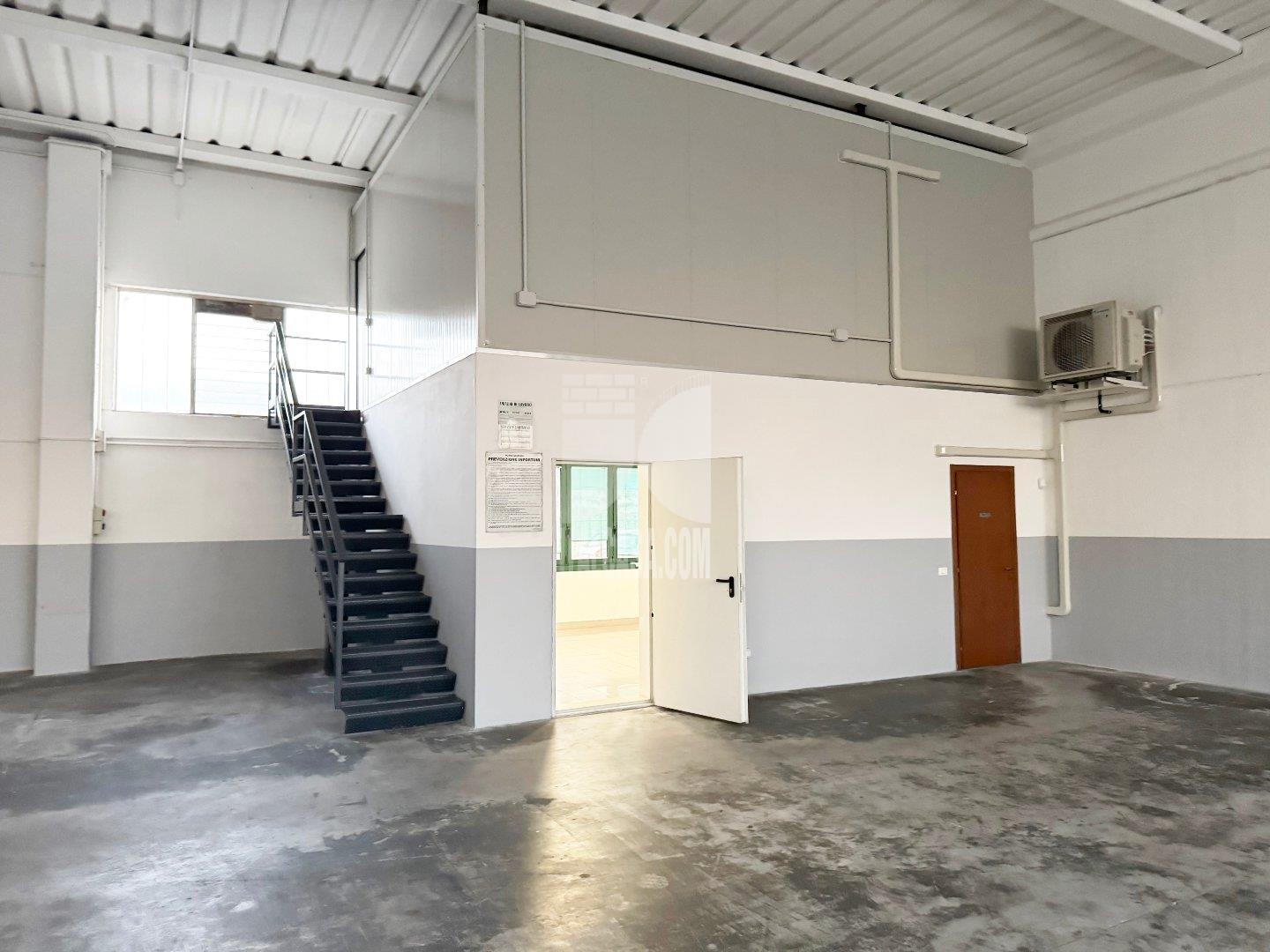 Capannone in affitto a Porto Mantovano