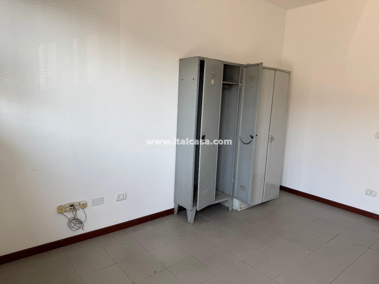 Magazzino in vendita a Porto Mantovano