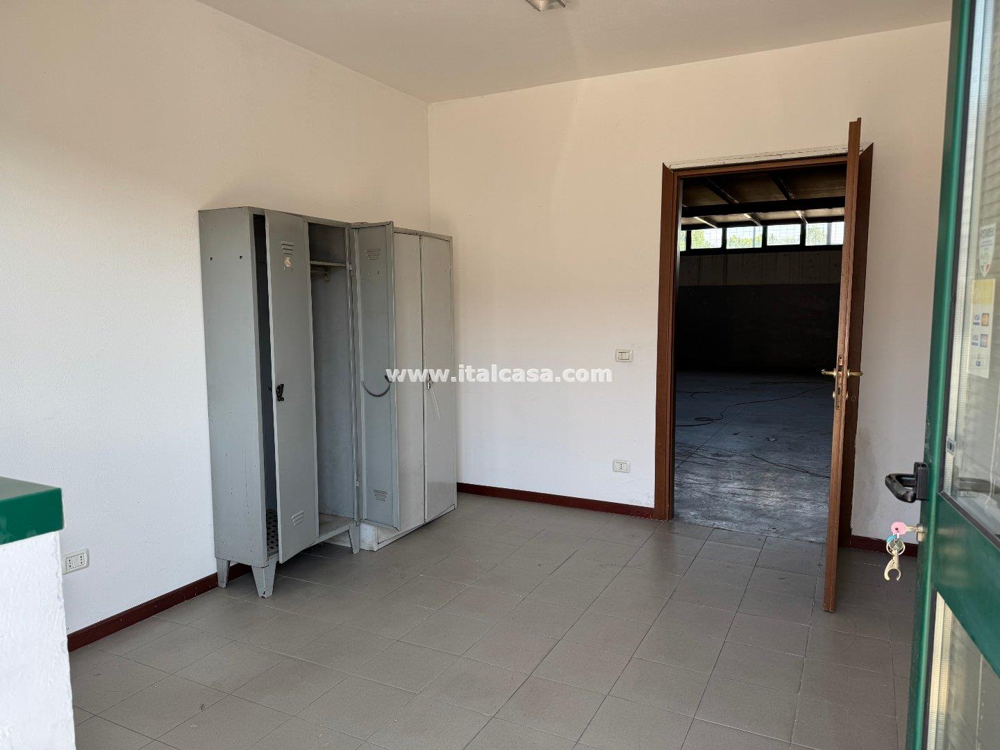 Magazzino in vendita a Porto Mantovano