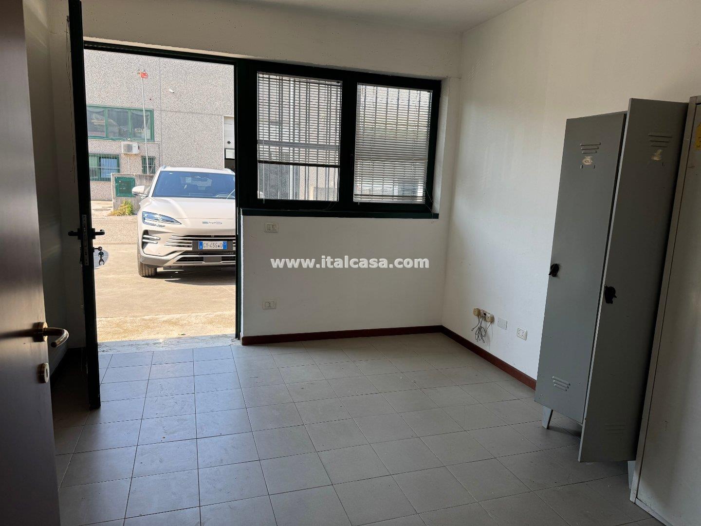 Magazzino in vendita a Porto Mantovano