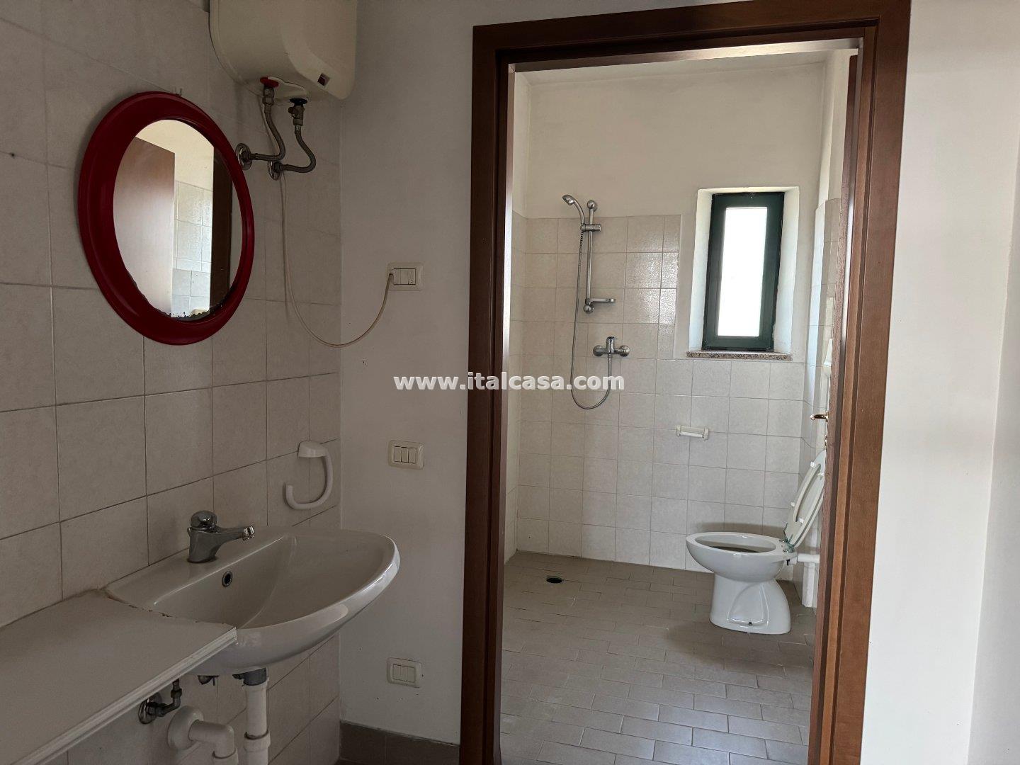 Magazzino in vendita a Porto Mantovano