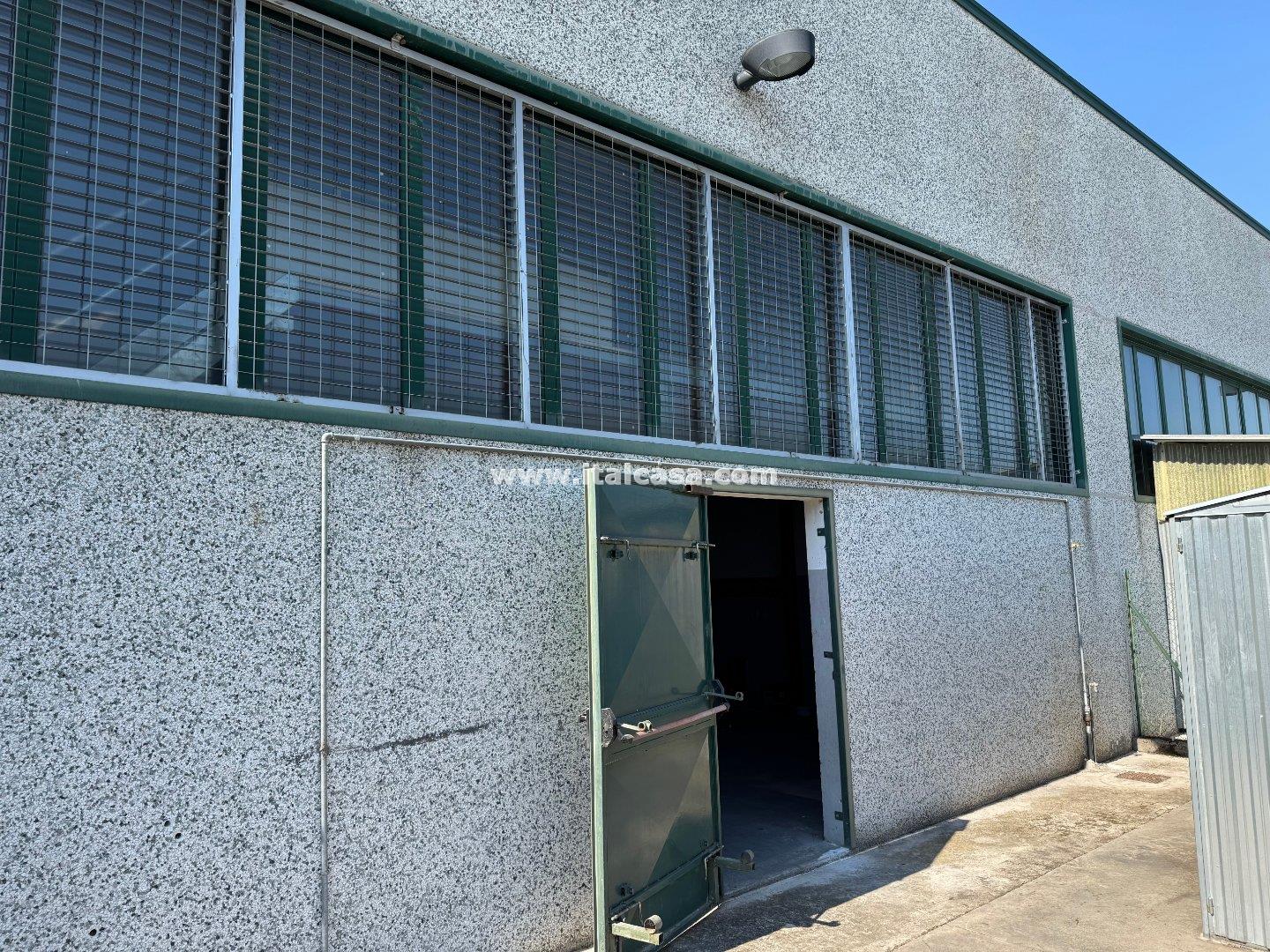 Magazzino in vendita a Porto Mantovano