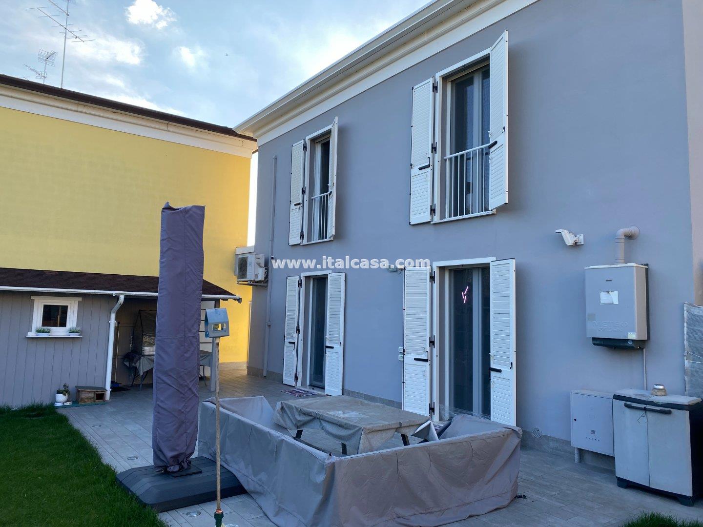 Villa a schiera di testa in vendita a San Giorgio Bigarello