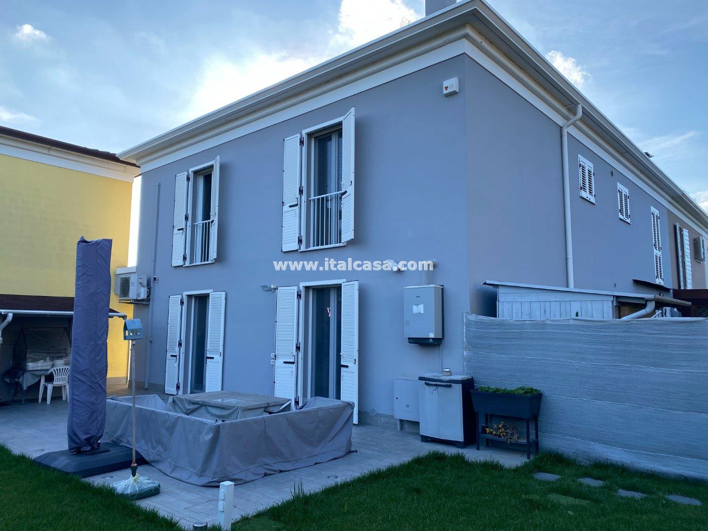 Villa a schiera di testa in vendita a San Giorgio Bigarello