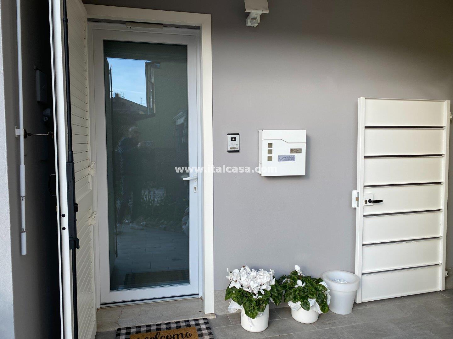 Villa a schiera di testa in vendita a San Giorgio Bigarello