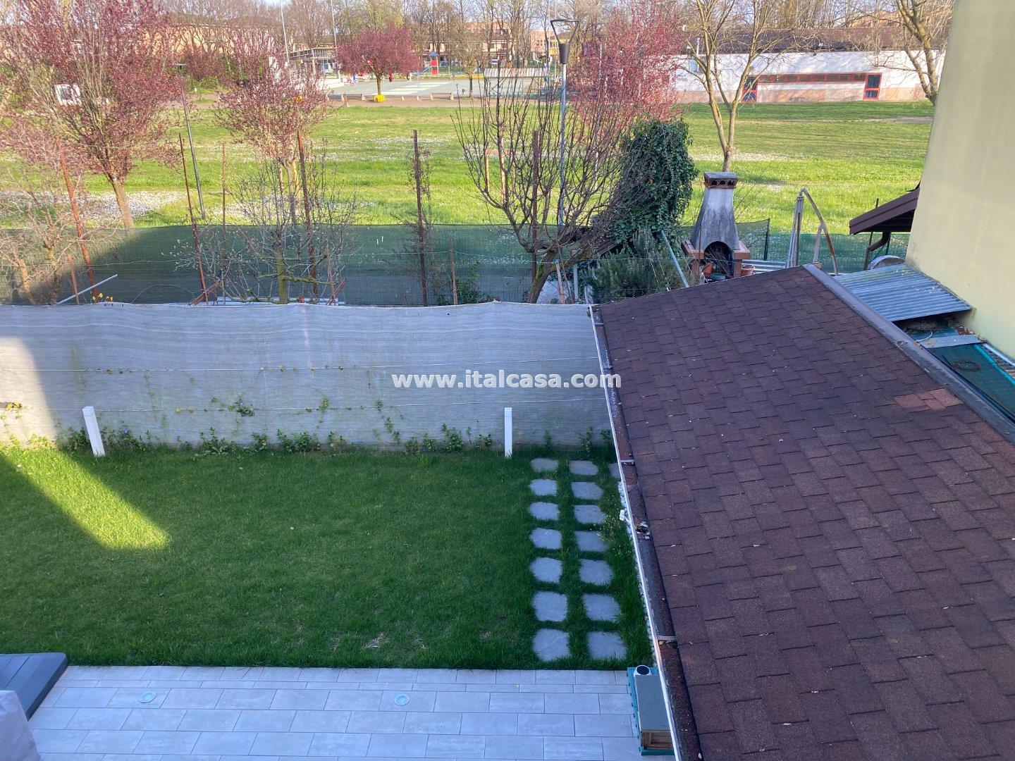 Villa a schiera di testa in vendita a San Giorgio Bigarello