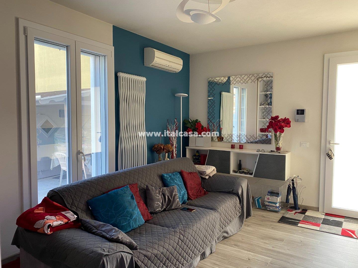 Villa a schiera di testa in vendita a San Giorgio Bigarello