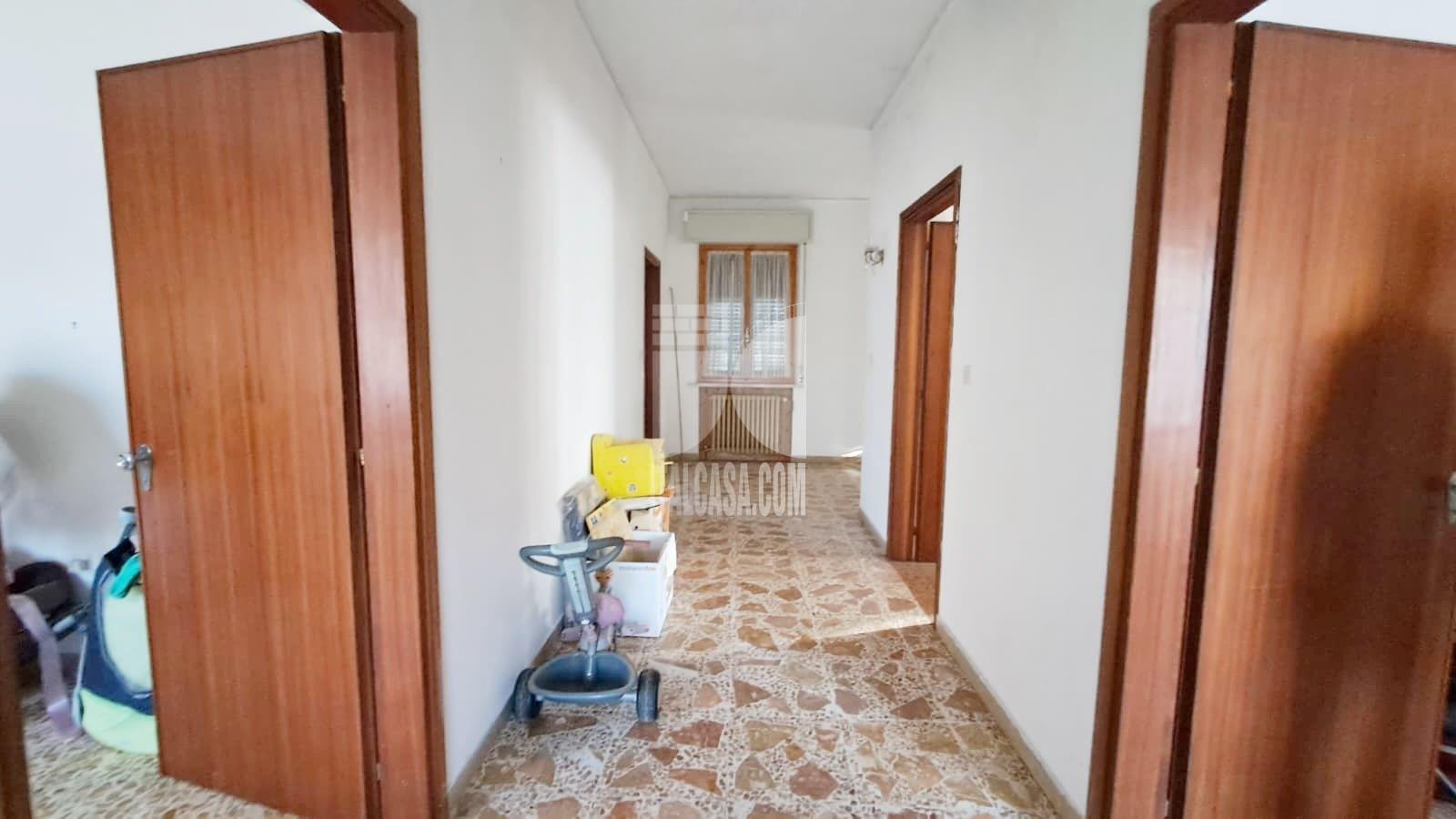Villa Unifamiliare in vendita a Roverbella