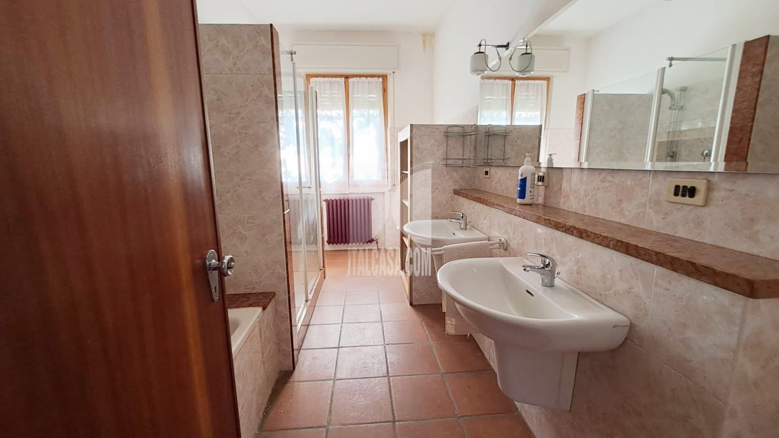 Villa Unifamiliare in vendita a Roverbella