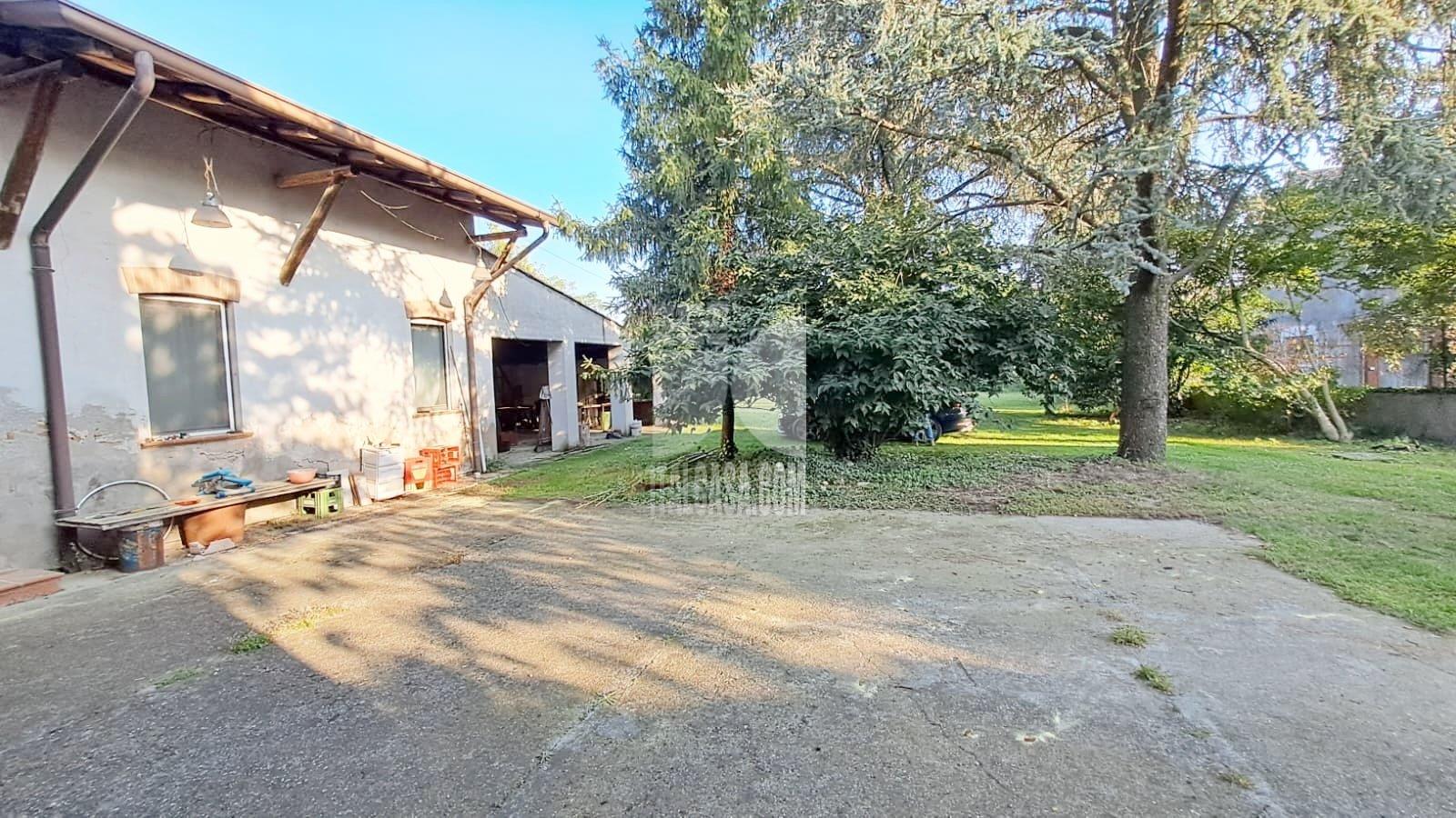 Villa Unifamiliare in vendita a Roverbella