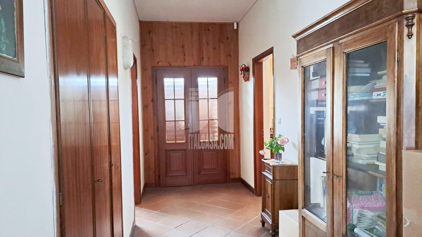 Villa Unifamiliare in vendita a Roverbella