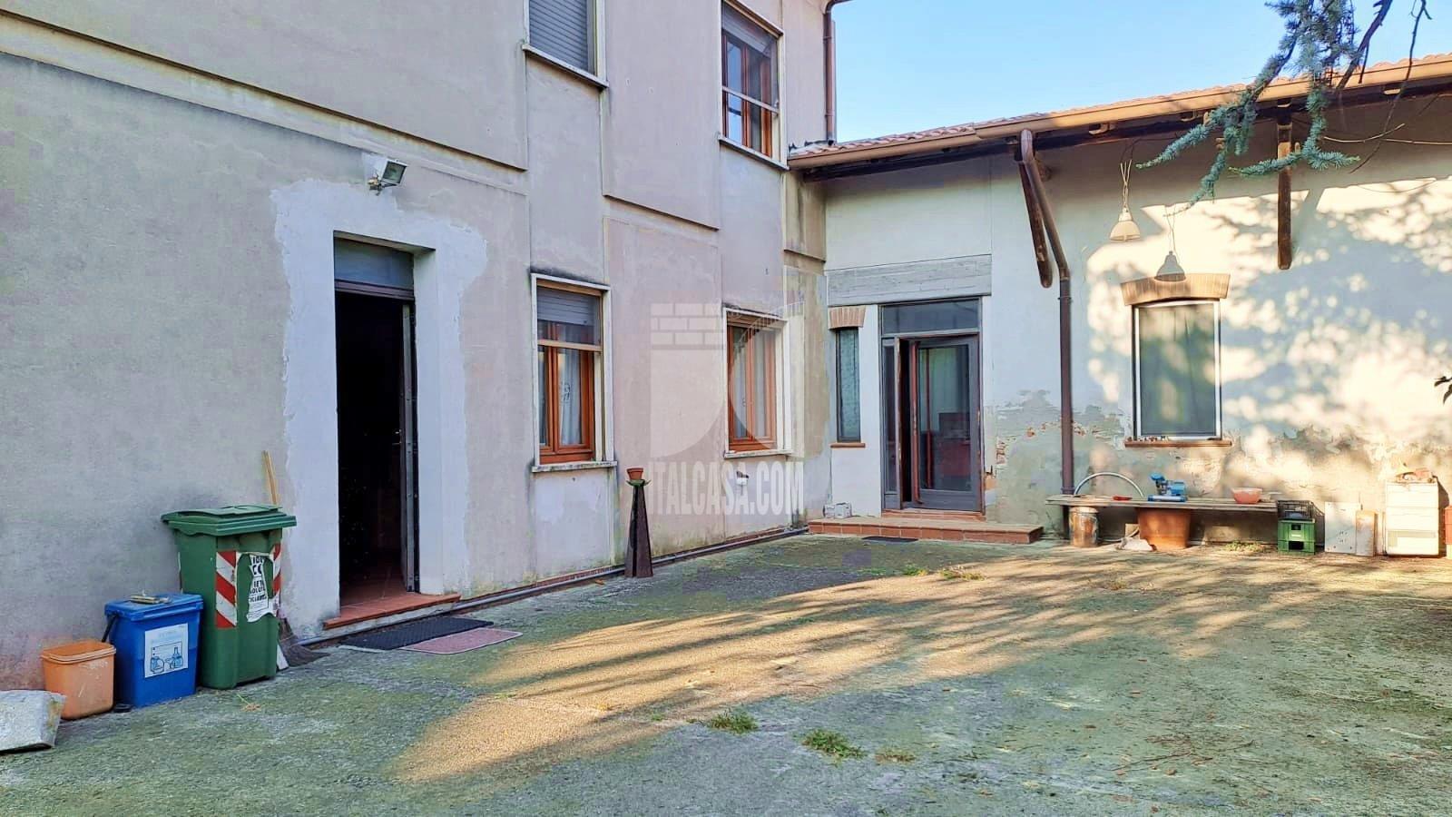 Villa Unifamiliare in vendita a Roverbella