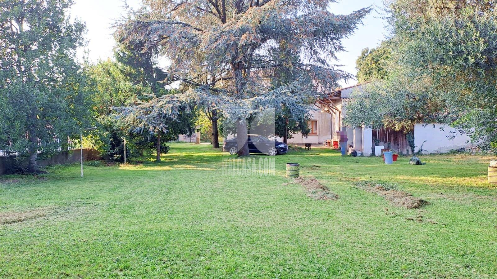 Villa Unifamiliare in vendita a Roverbella