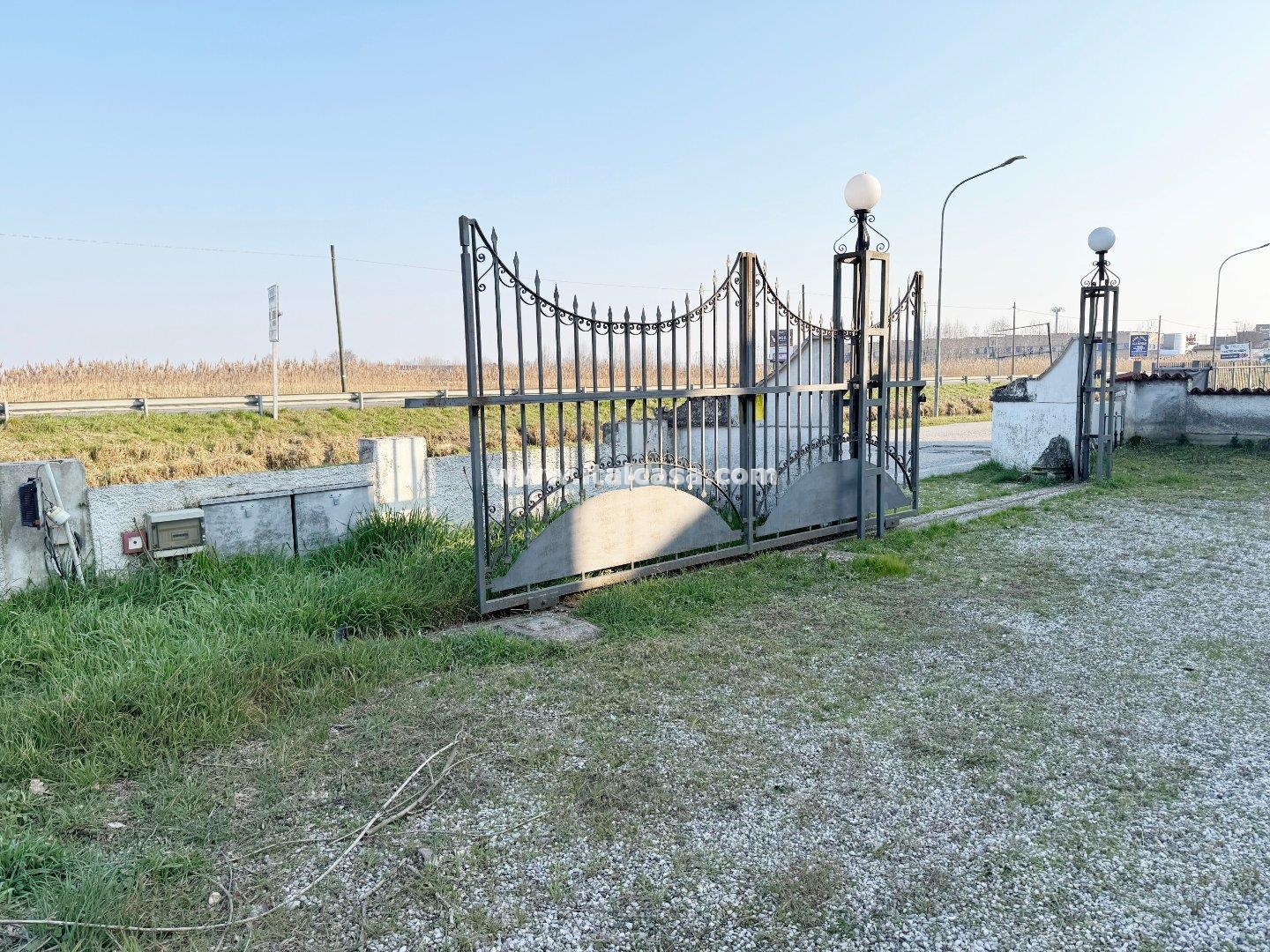 Negozio in vendita a Porto Mantovano