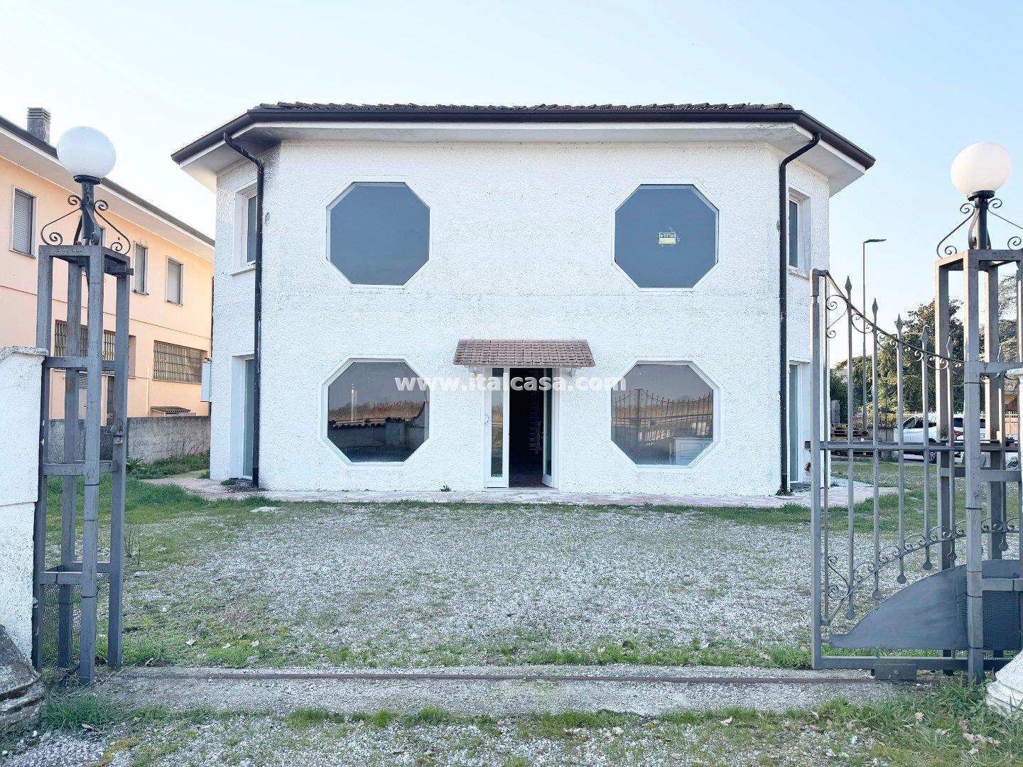 Negozio in affitto a Porto Mantovano
