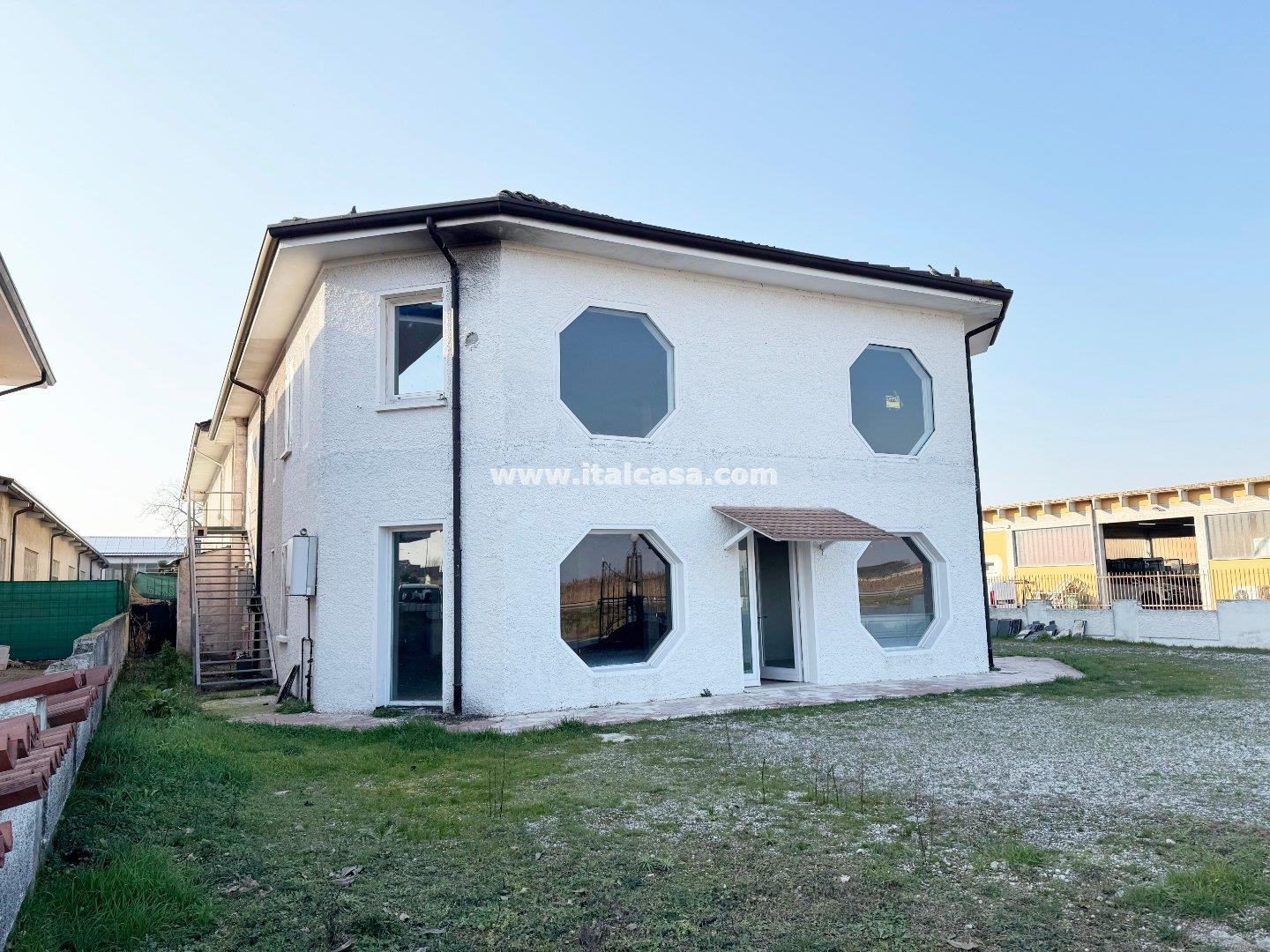Negozio in affitto a Porto Mantovano