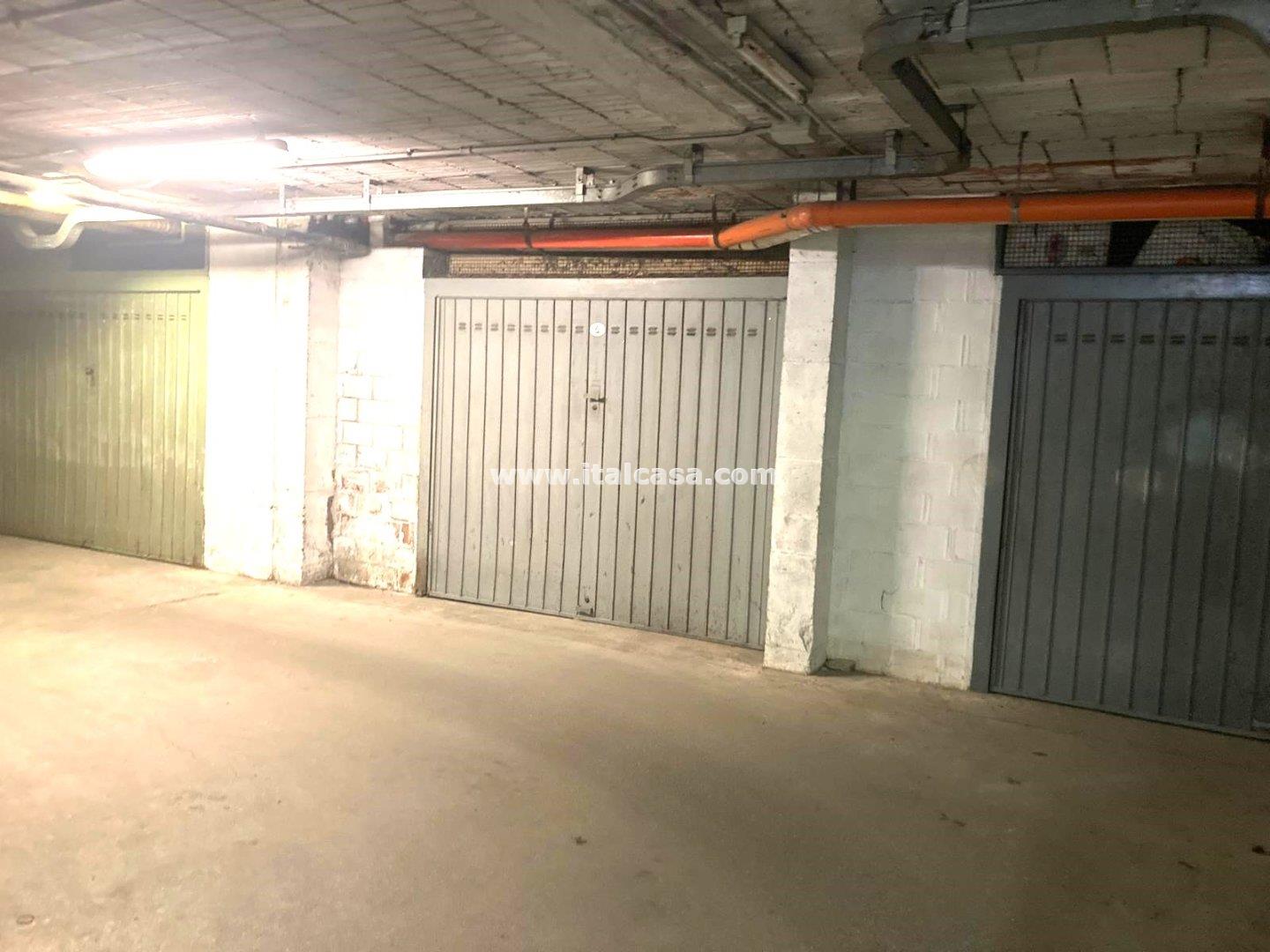 Box / Autorimessa in vendita a Mantova