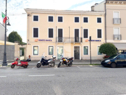Negozio in affitto a Villafranca di Verona