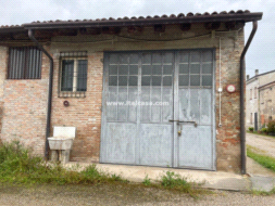 Magazzino in vendita a Mantova