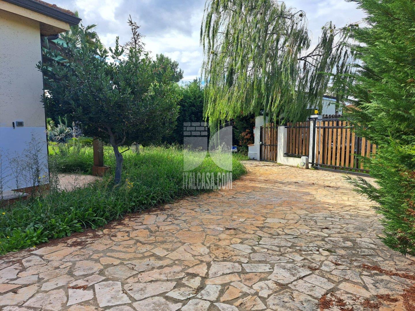 Villa Unifamiliare in vendita a Crotone